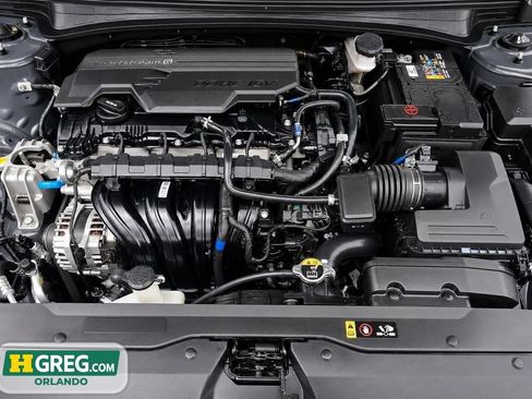 Used 2025 Hyundai Elantra SE FWD image 17