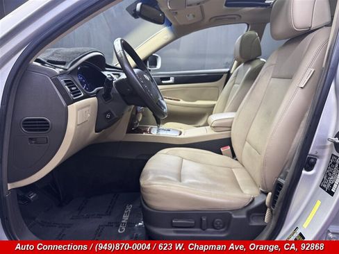 Used 2012 Hyundai Genesis 3.8 w/ Premium Pkg RWD image 5