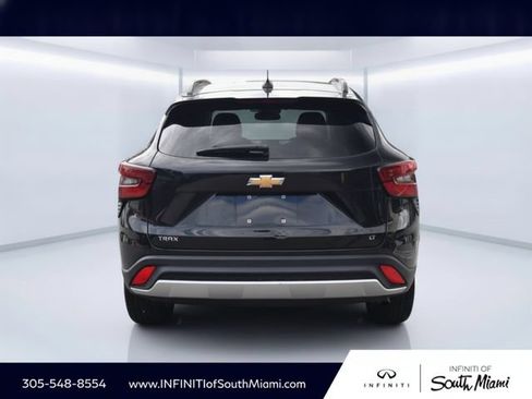 Used 2024 Chevrolet Trax LT FWD image 5