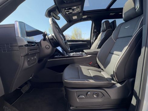 New 2026 Cadillac Escalade ESV Luxury w/ Touring Package image 15