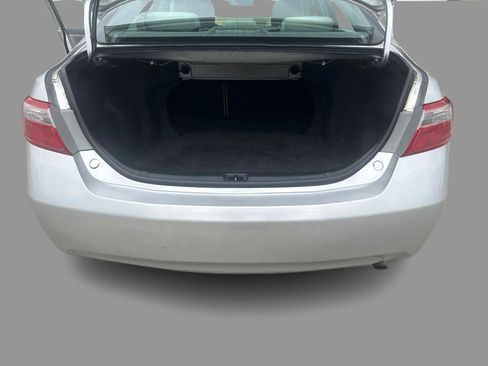 Used 2009 Toyota Camry LE FWD image 14