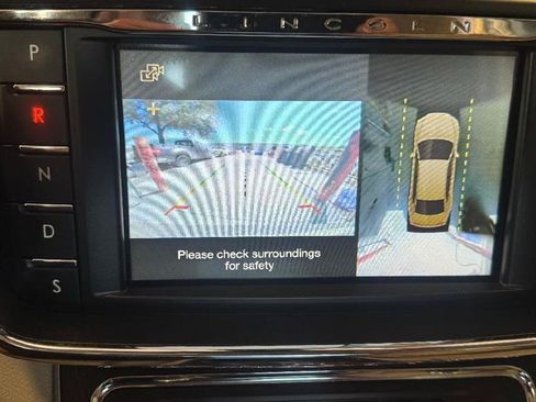 Used 2017 Lincoln Continental Reserve w/ Technology Package FWD image 16