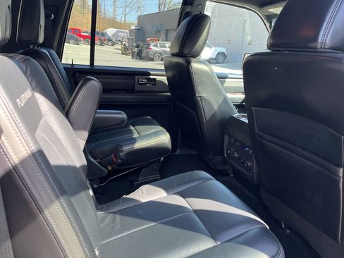 Used 2015 Ford Expedition EL Platinum image 17
