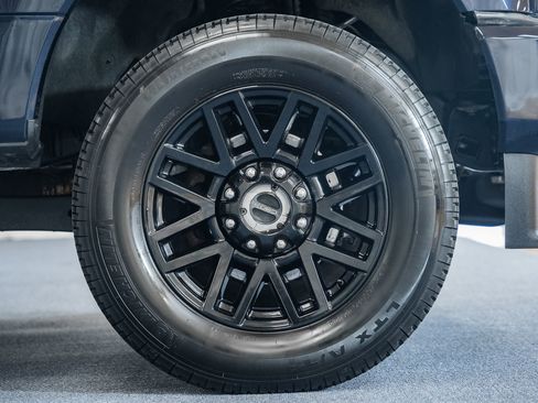 Used 2022 Ford F250 Lariat w/ Black Appearance Pkg image 25