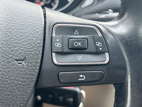 Used 2013 Volkswagen Passat 2.5 SE image 28