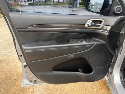 Used 2014 Jeep Grand Cherokee Overland RWD image 13