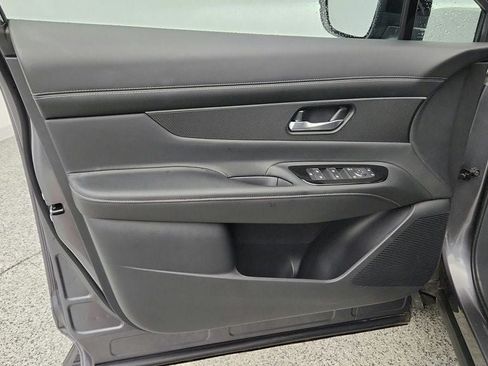 Used 2025 Nissan Murano SV AWD/4WD image 10