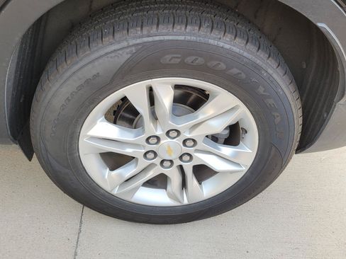 Used 2020 Chevrolet Blazer LT FWD image 2
