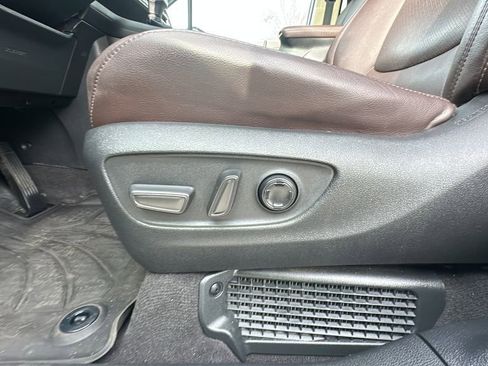 Used 2022 Toyota Sienna Platinum image 24