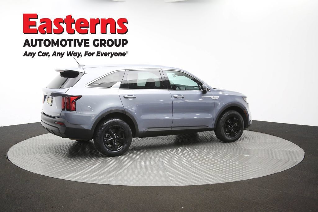 Used 2023 Kia Sorento LX AWD/4WD image 41