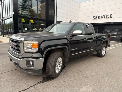 Used 2015 GMC Sierra 1500 SLE w/ SLE Value Package AWD/4WD image 2