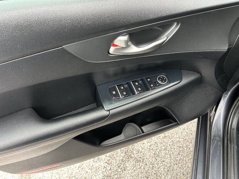 Used 2020 Kia Forte Sedan FWD image 12
