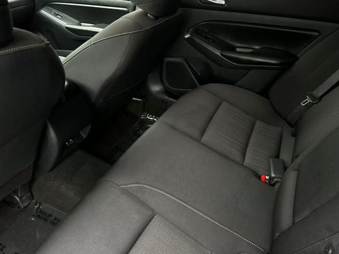 Used 2022 Nissan Altima 2.5 SV FWD image 5