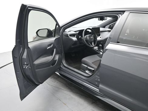 Used 2026 Toyota Corolla SE FWD image 9