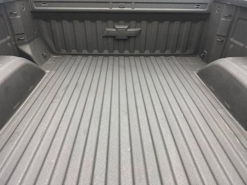 Used 2021 Chevrolet Silverado 1500 LTZ AWD/4WD image 6