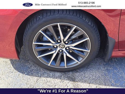 Used 2022 Toyota Camry XLE image 9