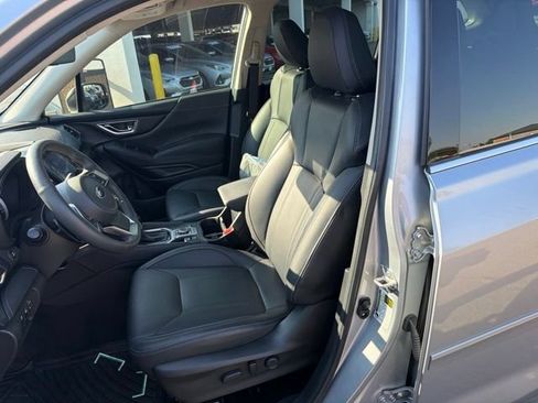 Used 2023 Subaru Forester Touring AWD/4WD image 11