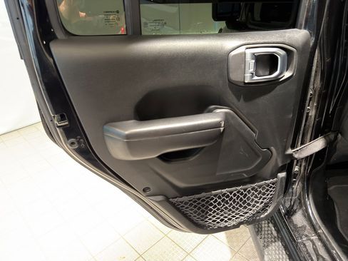 Used 2020 Jeep Wrangler Unlimited Sport S image 21