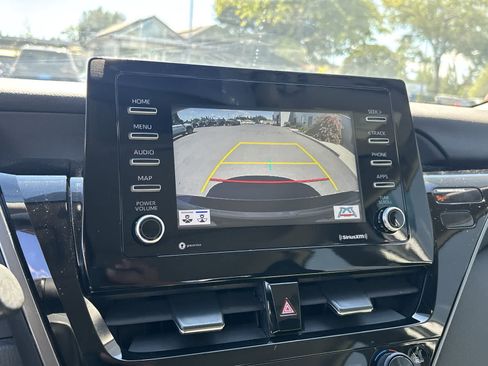 Used 2022 Toyota Camry SE w/ Convenience Package FWD image 13