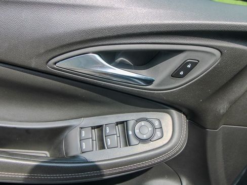 Used 2025 Buick Encore GX Preferred FWD image 12