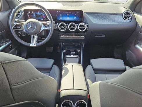 Used 2025 Mercedes-Benz GLA 250 image 16