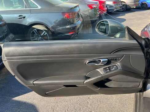 Used 2014 Porsche Cayman RWD image 11