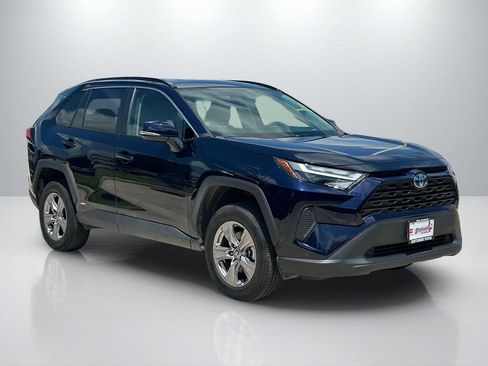 Used 2023 Toyota RAV4 XLE AWD/4WD image 3