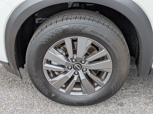 Used 2025 Nissan Pathfinder SV image 31