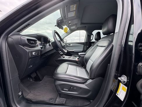 Certified 2022 Ford Explorer XLT w/ Equipment Group 202A image 21