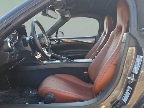 Used 2023 MAZDA MX-5 Miata Grand Touring RWD image 10