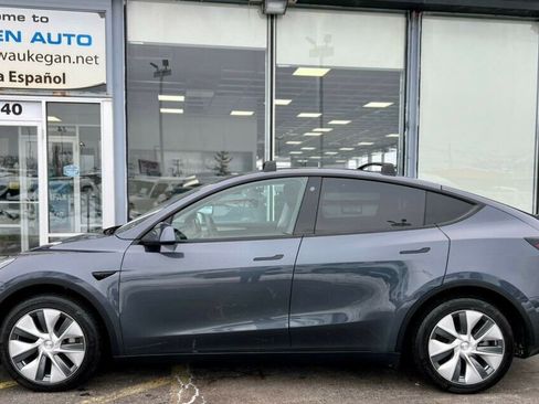 Used 2023 Tesla Model Y Long Range image 2