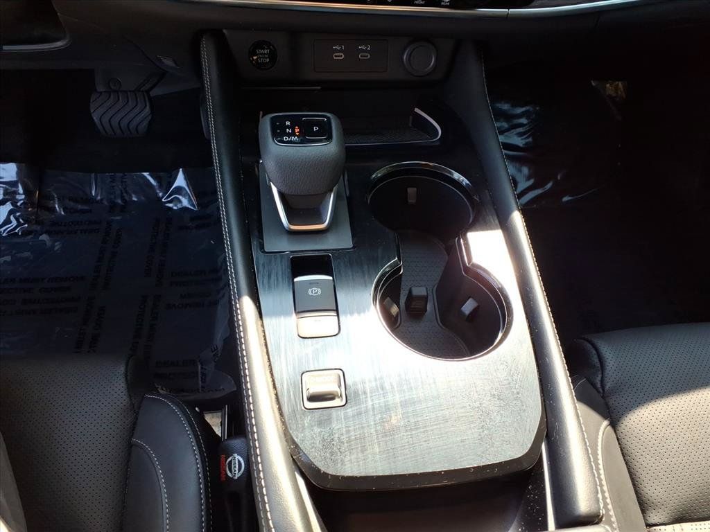 Used 2024 Nissan Rogue Platinum w/ Platinum Premium Package FWD image 13