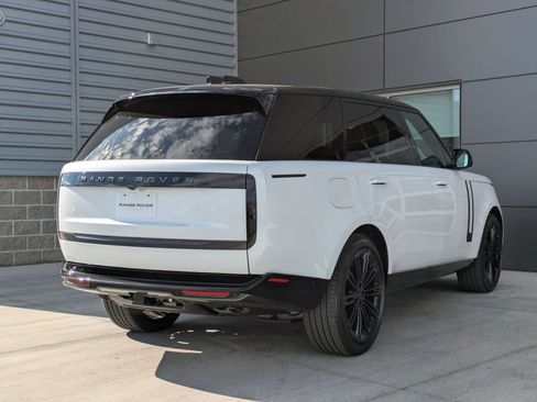 New 2026 Land Rover Range Rover Long Wheelbase SE image 5