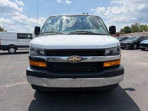 Used 2025 Chevrolet Express 2500 w/ Driver Convenience Package RWD image 15