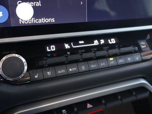 Certified 2025 Toyota Sequoia Platinum AWD/4WD image 44