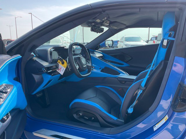 Used 2023 Chevrolet Corvette Stingray Premium Conv w/ Z51 Performance Package RWD image 3