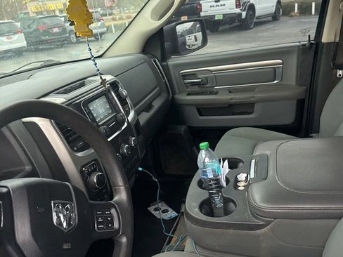 Used 2019 RAM 1500 Classic SLT image 8