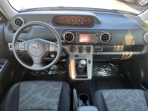 Used 2015 Scion xB image 26