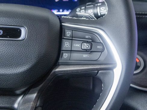 New 2025 Jeep Grand Cherokee Limited image 32