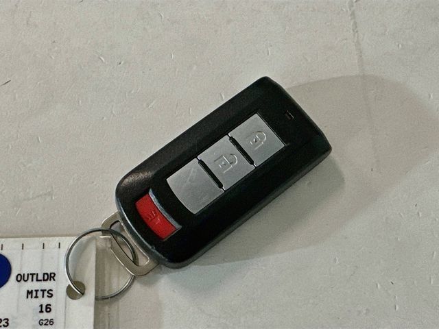 Used 2016 Mitsubishi Outlander AWD image 31