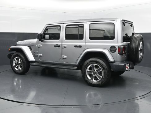 Used 2020 Jeep Wrangler Unlimited Sahara AWD/4WD image 3