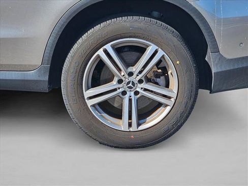 Used 2021 Mercedes-Benz GLC 300 image 4