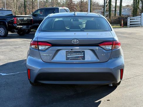 Used 2023 Toyota Corolla LE image 29