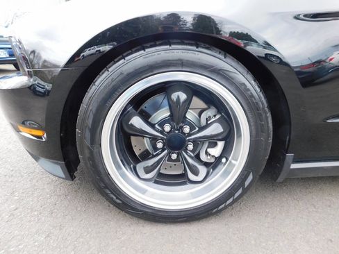 Used 2012 Ford Mustang GT Premium image 25