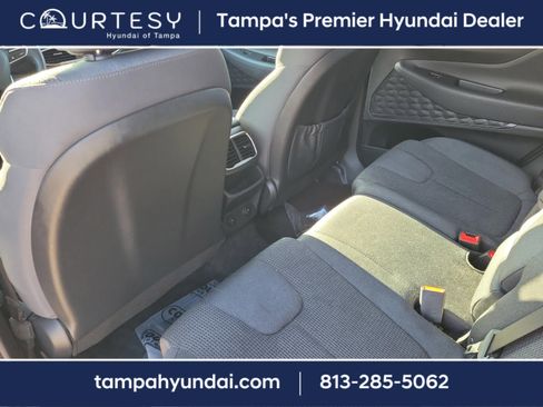 Used 2020 Hyundai Santa Fe SE image 11