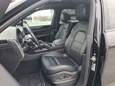 Used 2023 Porsche Cayenne S image 16