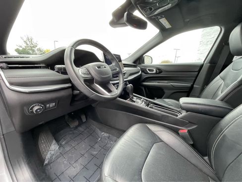 Used 2022 Jeep Compass High Altitude image 2