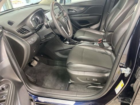 Used 2021 Buick Encore Preferred AWD/4WD image 7