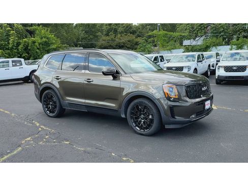 Used 2022 Kia Telluride SX w/ SX Prestige Package image 2