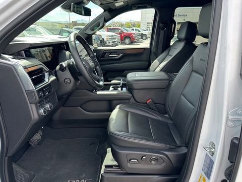 Certified 2025 GMC Yukon Denali AWD/4WD image 2